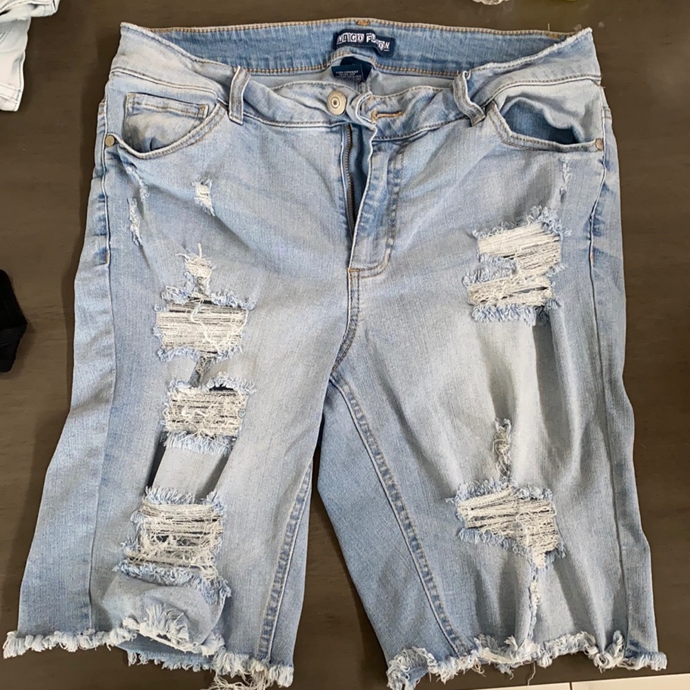 Bermuda Ripped Shorts